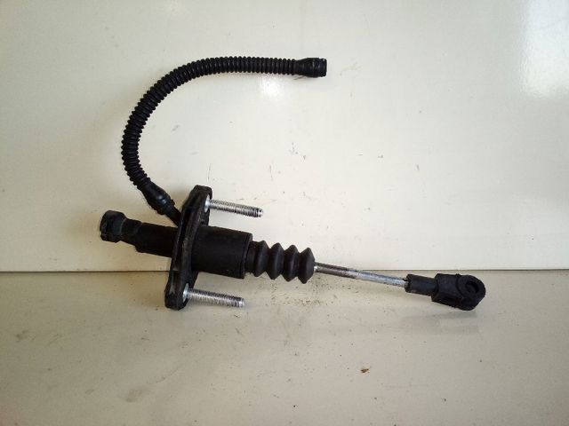 Cilindro mestre de embraiagem 90523769 OPEL