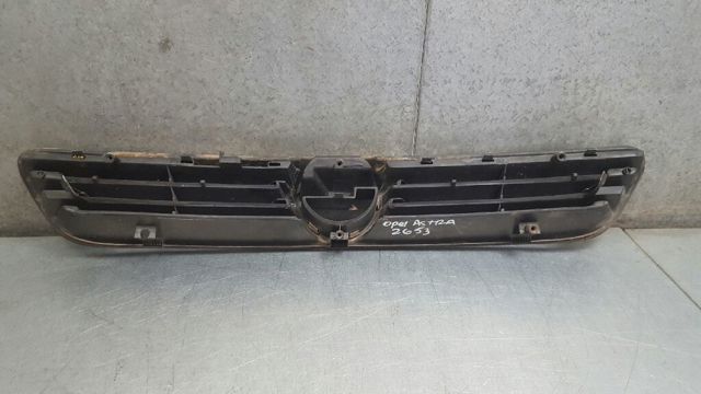OPEL 90547393 Решетка радиатора в наличии Ирпень