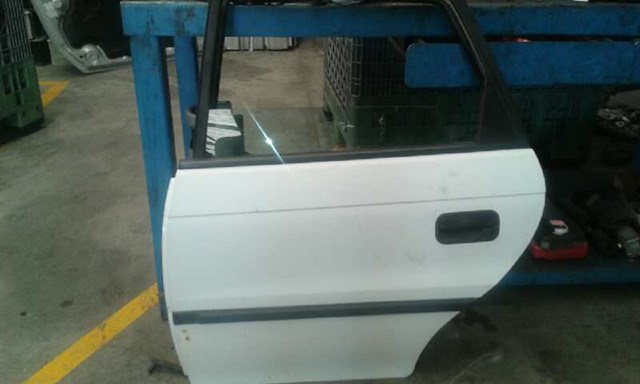 Porta traseira esquerda 90560189 Opel