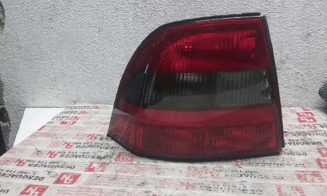 Luz traseira esquerda para Opel Vectra B 1.7 td (f19) x17dt 90568047