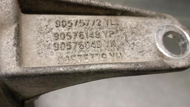 OPEL 90575772 Подушка (опора) двигателя правая в наличии Чернигов
