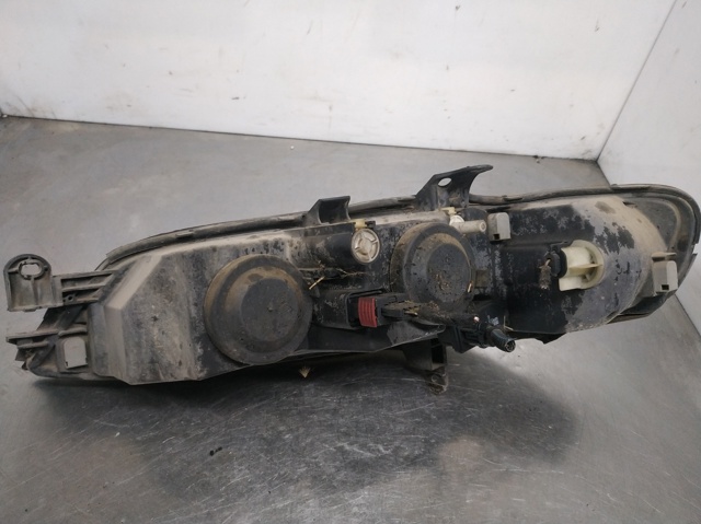 OPEL 90586845 Фара правая в наличии Львов