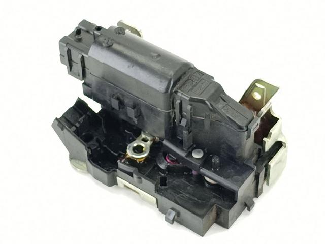 905928866R RENAULT Замок двери задней правой распашной купить в Украина