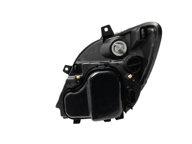 MERCEDES 9068200261 Правая фара в наличии Николаев