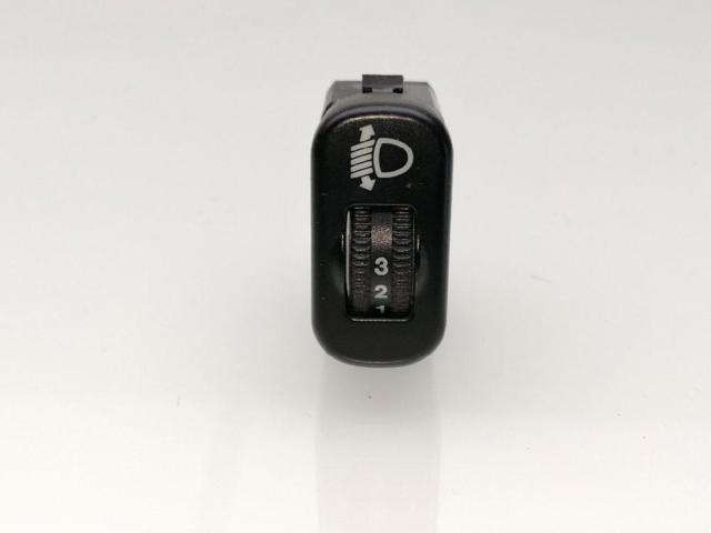A9068260038 MERCEDES Кнопка (регулятор) корректора фар купить в Полтава