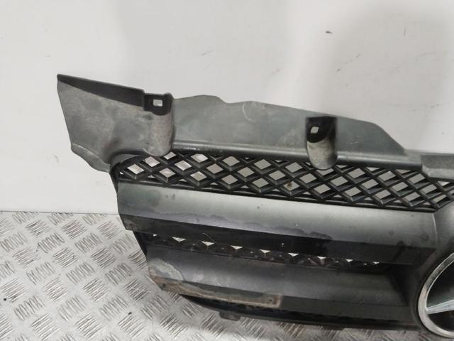 9068800385 MERCEDES Решетка радиатора купить в Черкассы