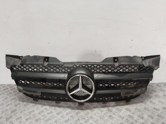 MERCEDES 9068800385 Решетка радиатора в наличии Украина