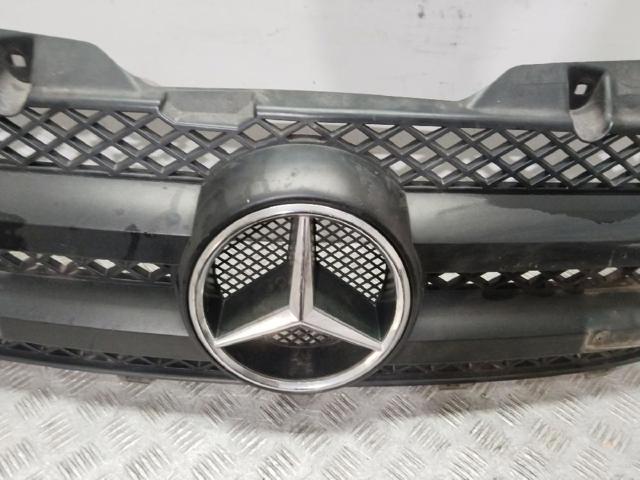 9068800385 MERCEDES Решетка радиатора купить в Полтава