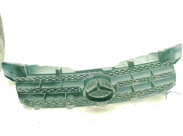 MERCEDES 9068800385 Решетка радиатора в наличии Ужгород