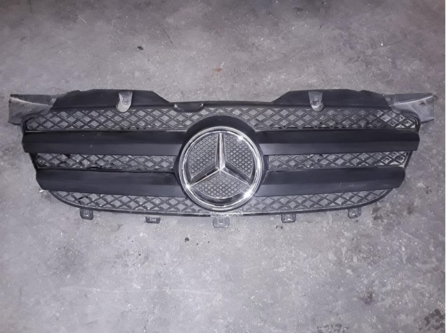 Grade dianteira para Mercedes-Benz Sprinter 3,5-T van Mercedes Sprinterii Combi (a partir de 01.06) 324 (906.733/735) / 01.06 - ... 272979 90688003859051