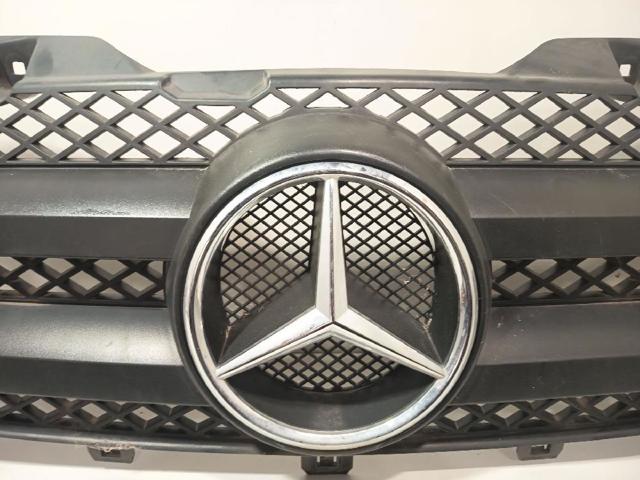 90688003859051 MERCEDES Решетка радиатора купить в Киев