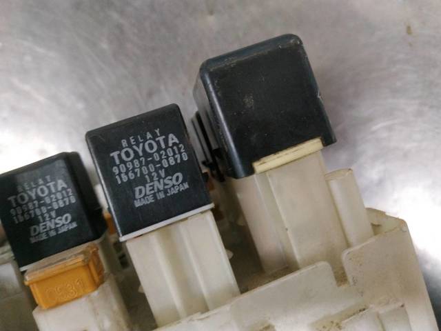 Relê de ventilador 9098702012 TOYOTA