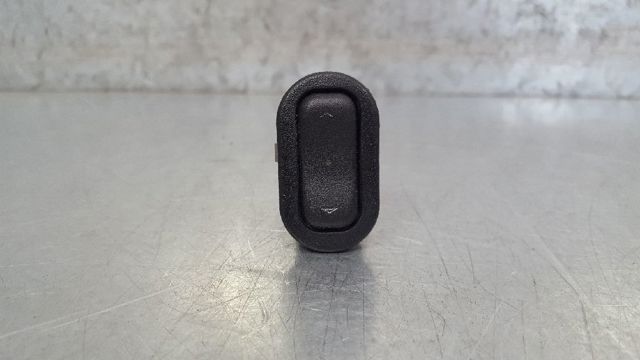 9100300 Кнопочный блок управления стеклоподъемником передний левый купить Павлоград