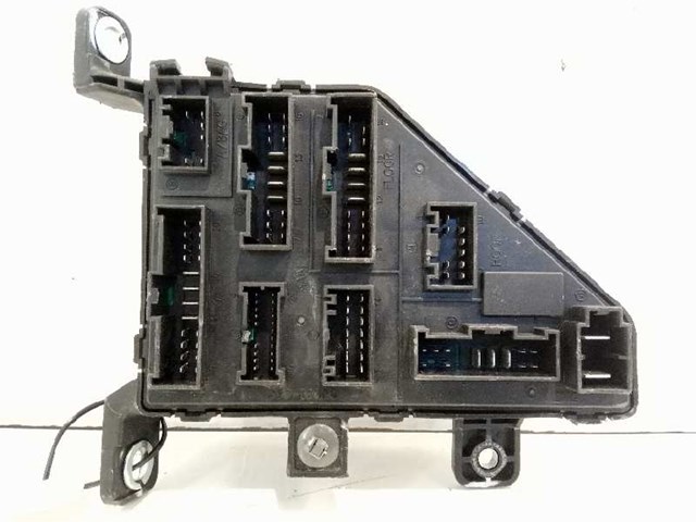 911102E001 HYUNDAI Блок предохранителей купить в Киев