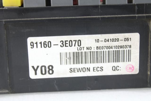 Unidade de dispositivos de segurança KIA Sorento 1 JC