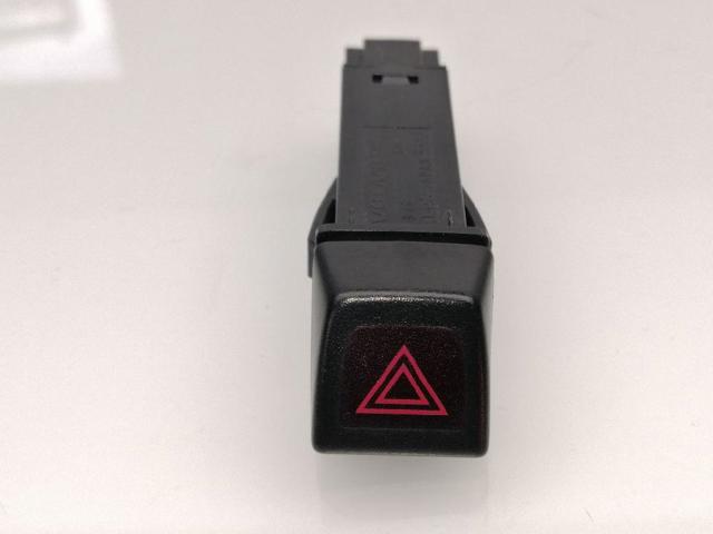 Botão de ativação do sinal de emergência 9123684 VOLVO