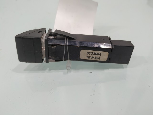 Botão de ativação do sinal de emergência 9123684 VOLVO