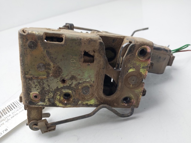 913576 PEUGEOT Замок водительской двери купить в Днепр