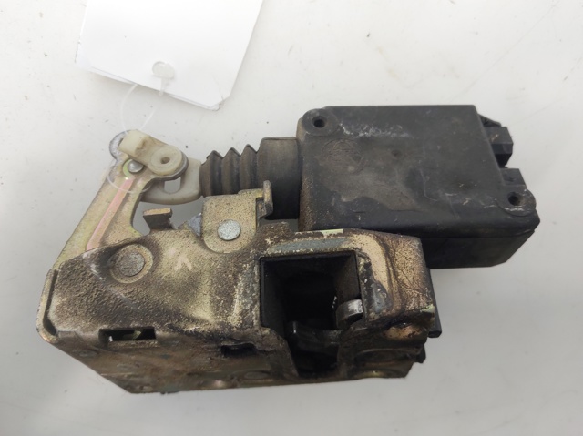 PEUGEOT 913576 Замок водительской двери в наличии Кривой Рог