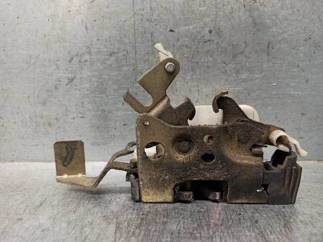 913599 PEUGEOT Замок водительской двери купить в Львов