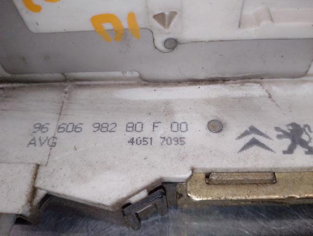 9135AY PEUGEOT Замок водительской двери купить в Львов