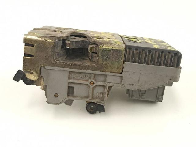 Fecho da porta dianteira esquerda Peugeot 206 2A/C