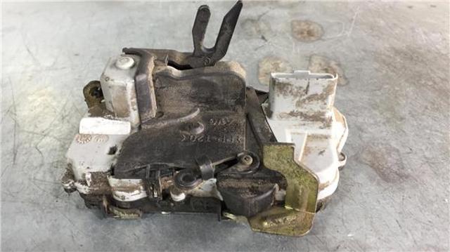 PEUGEOT 9135H4 Замок водительской двери в наличии Днепр