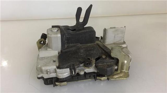 9135H4 PEUGEOT Замок водительской двери купить в Черновцы