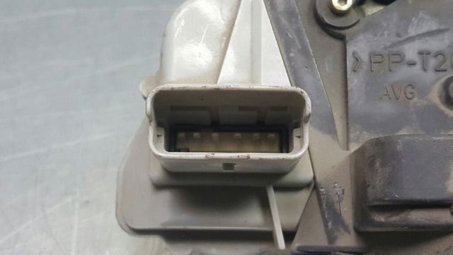 Fecho da porta dianteira esquerda Citroen Xsara N68