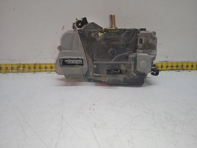 Fecho da porta dianteira esquerda Citroen Xsara N68