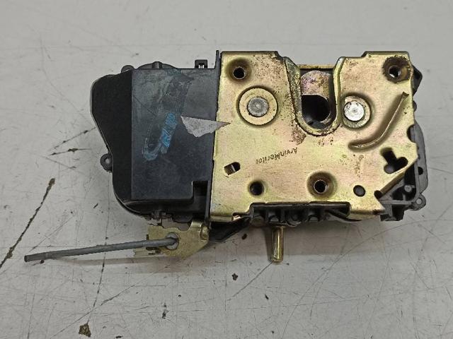 Fecho da porta dianteira esquerda Citroen Xsara N68