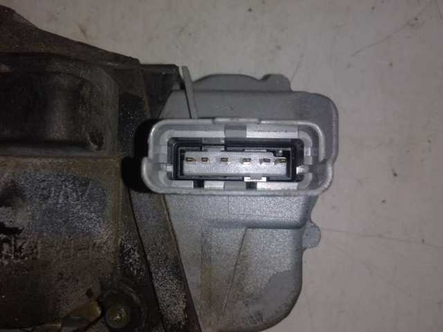 Fecho da porta dianteira esquerda Citroen Xsara N68