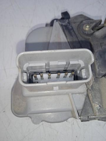 Fecho da porta dianteira esquerda Citroen Xsara N68