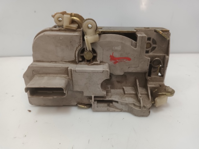 Fecho da porta dianteira esquerda Citroen C5 1 DC