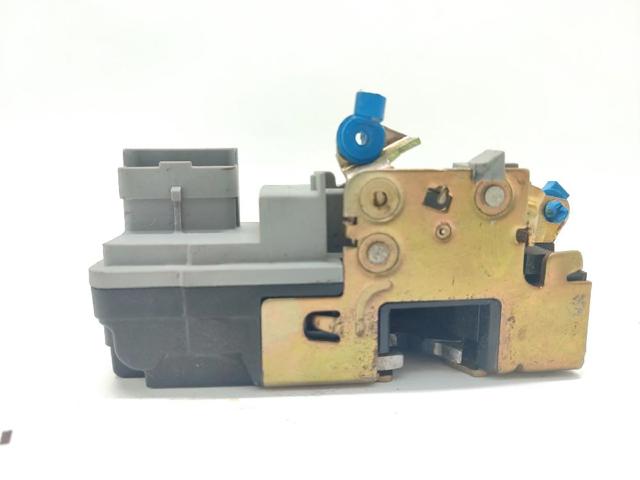 Fecho da porta dianteira esquerda Peugeot 406 8B