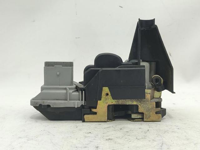 Fecho da porta dianteira esquerda Peugeot 307 3H