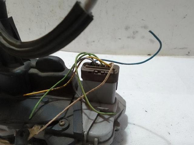 Fecho da porta dianteira esquerda Peugeot 307 3H