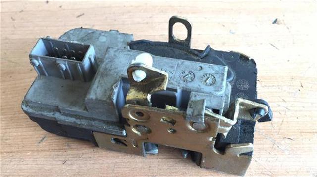 9136J0 PEUGEOT Замок передней правой двери купить в Ровно