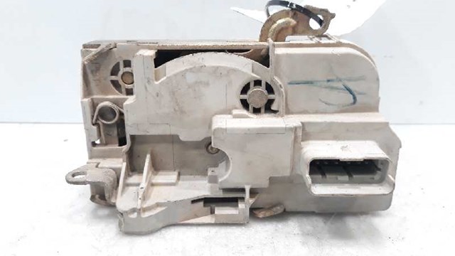 9136J9 Замок передней правой двери купить Ирпень