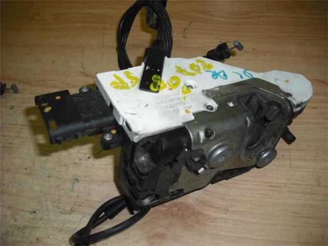 9136W6 PEUGEOT Замок передней правой двери купить в Запорожье