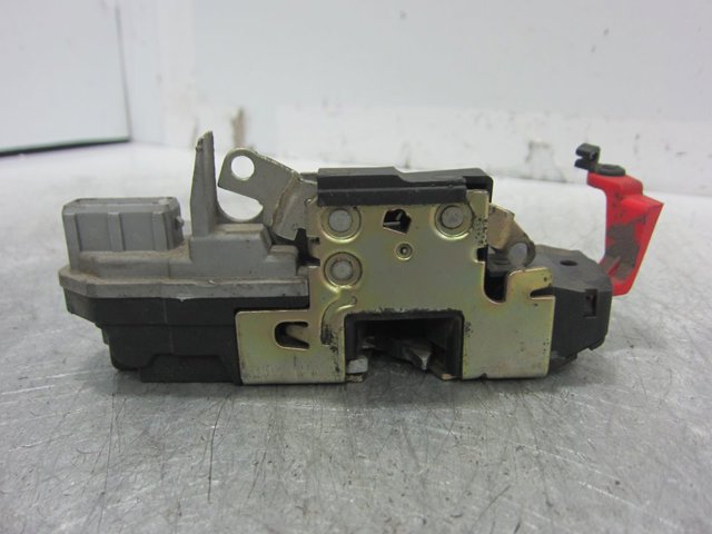 913769 PEUGEOT Замок двери задней левой купить в Ужгород