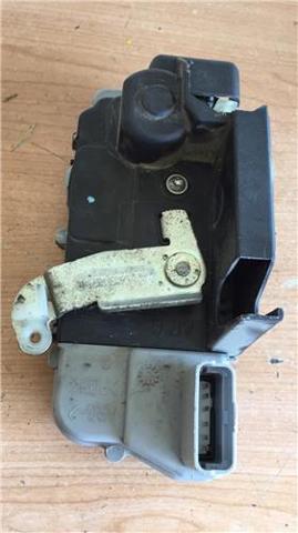 913769 PEUGEOT Замок двери задней левой купить в Кривой Рог