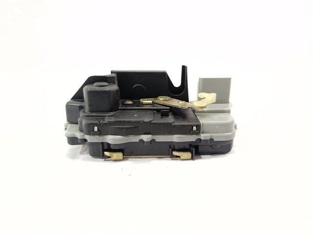 913784 PEUGEOT Замок двери задней левой купить в Каменское