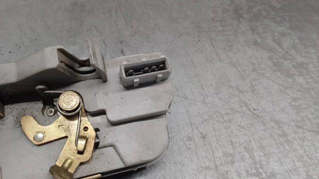 9137E4 PEUGEOT Замок двери задней левой купить в Кривой Рог
