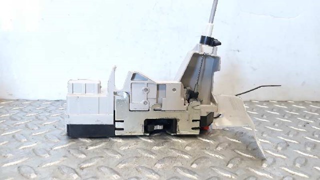 PEUGEOT 9137E4 Замок двери задней левой в наличии Кривой Рог