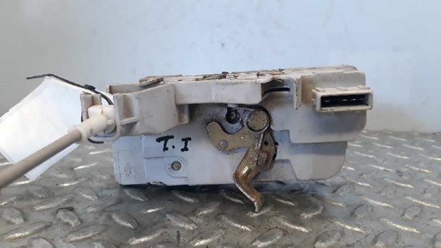 9137E4 PEUGEOT Замок двери задней левой купить в Николаев