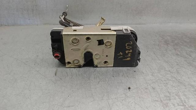 9137E4 PEUGEOT Замок двери задней левой купить в Киев