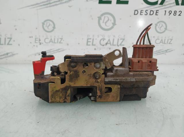 913884 PEUGEOT Замок двери задней правой купить в Чернигов