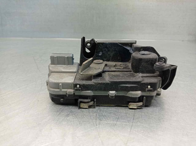 PEUGEOT 913884 Замок двери задней правой в наличии Ирпень