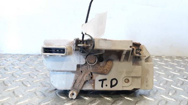 PEUGEOT 913887 Замок двери задней правой в наличии Черкассы